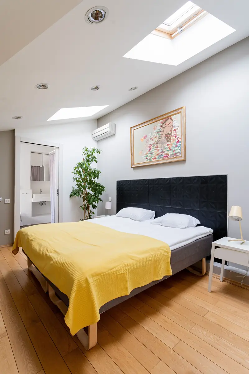 A guest room