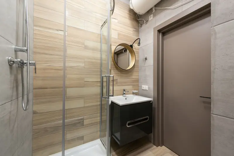 Glass shower