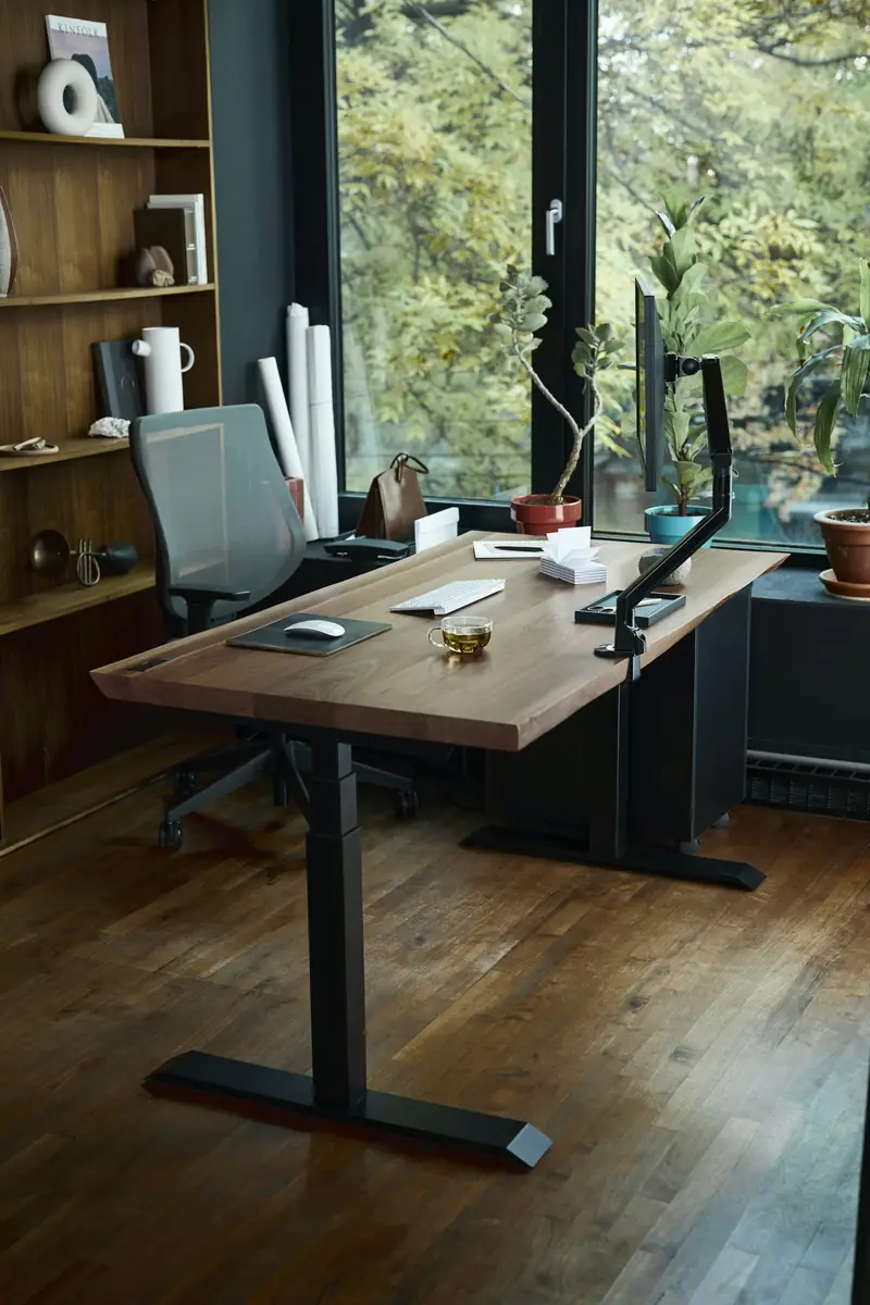 Standing desk